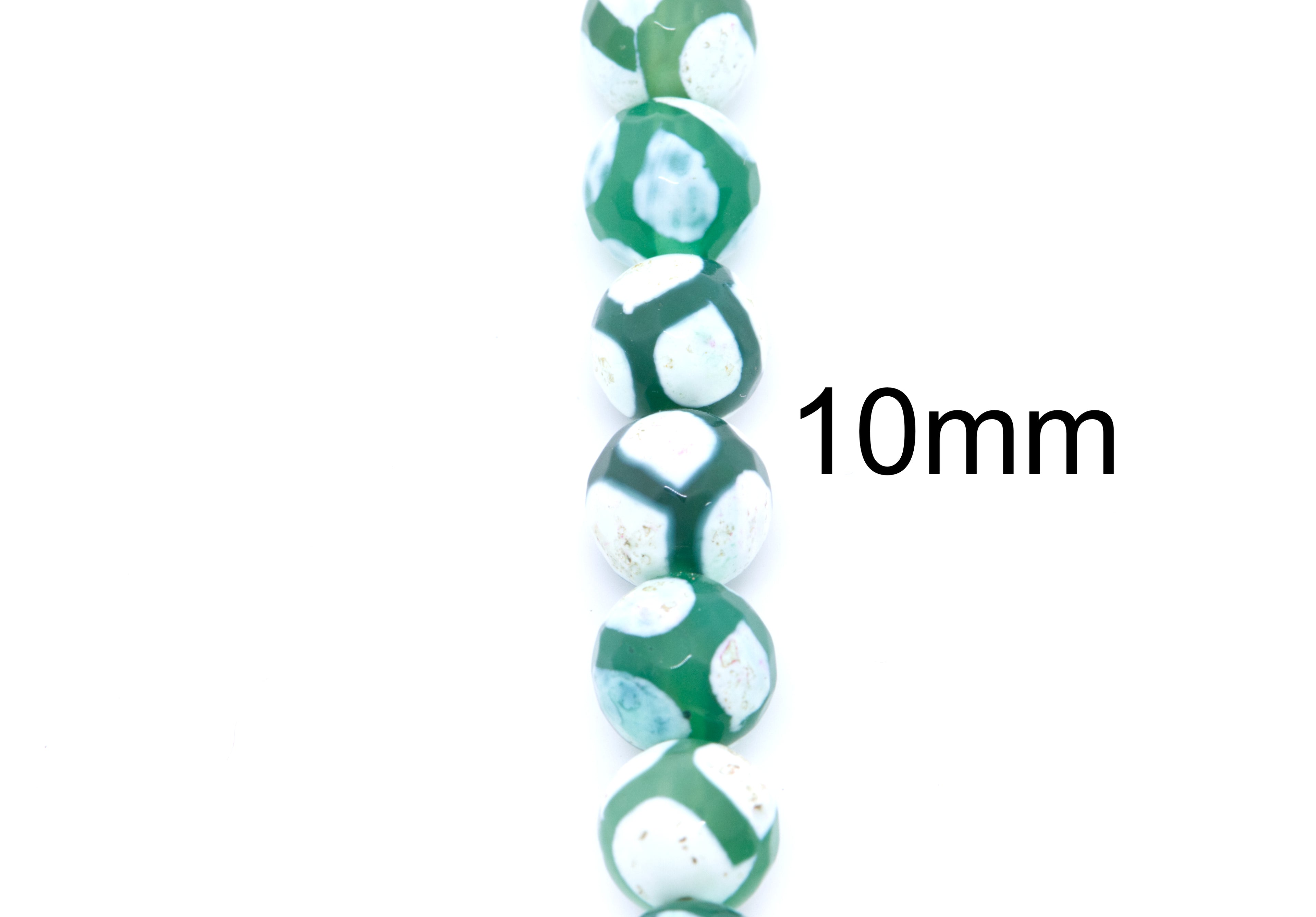 A vertical strand of  round Tibetan agate beads in green and white, shown on a plain white background with a black '10mm' size label.